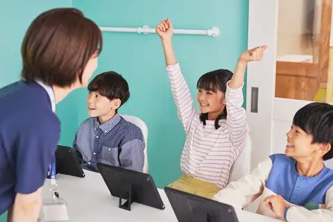 プログラミング教育 HALLO 箕面校（箕面市役所すぐ）