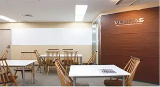 VERITAS 本校